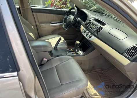 2005 Toyota Camry Se V6 z USA, uszkodzony, nr VIN 4T1BA32K05U074598